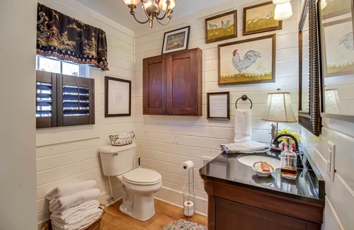 Roseland Casa | Remote ‘Possum Farmhouse’ Retreat on 10+ Acres!