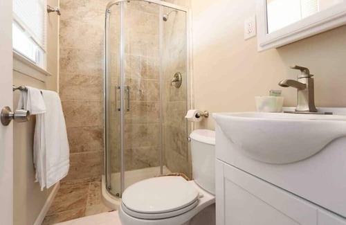 Egg Harbor Township Casa | Suburban Retreat for 16!
