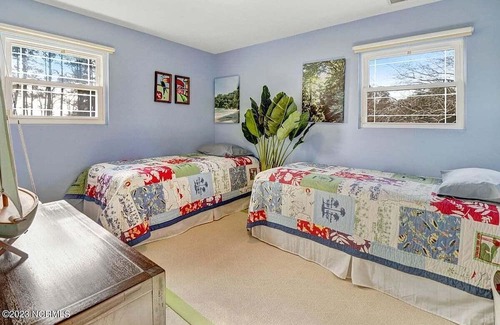 Beaufort Cabaña | Waterfront cottage with dock & kayaks