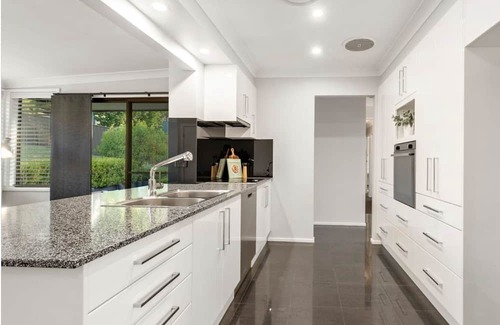 Elermore Vale Casa | Aries Abode - 3 Bedroom Newcastle Boutique Accomodation