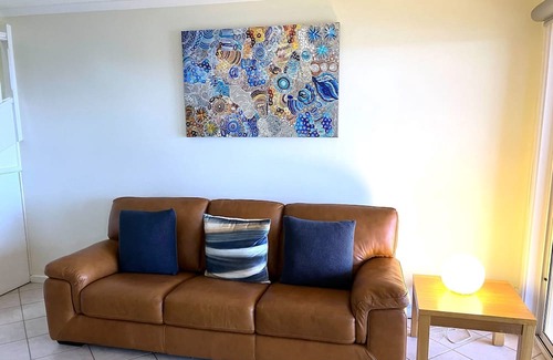 Adelaide Casa | Waterfront home in North Haven!