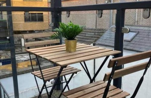 Epsom Apartamento | Amazing 1bed Epsom High Street - 2 East St