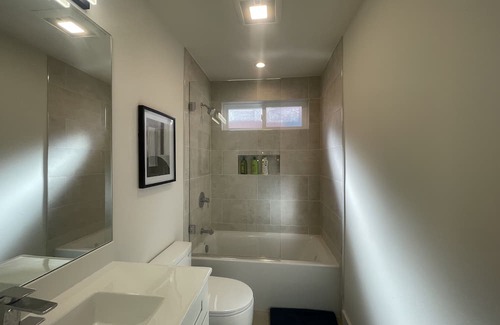 Inner Parkside Casa | New Modern Inner Parkside Sunset San Francisco Home 3 Bedrooms 2 Full Bathrooms