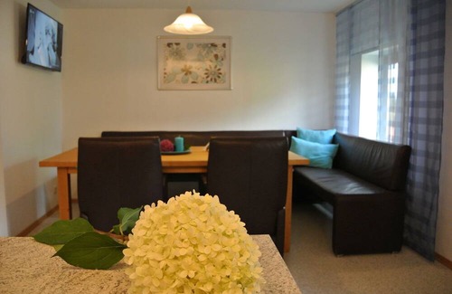 Korbach Apartamento | Ruhige Fewo Gutsweg Mit Wasserbett in KB Meineringhausen für Familien & Monteure