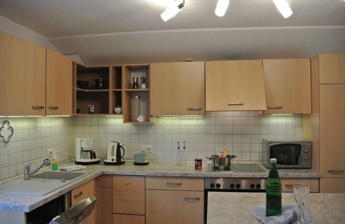 Korbach Apartamento | Ruhige Fewo Gutsweg Mit Wasserbett in KB Meineringhausen für Familien & Monteure