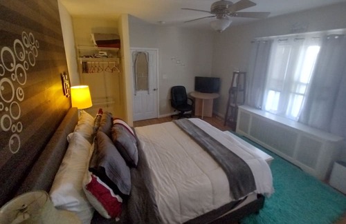 Moorestown-Lenola Casa | Cozy Family Friendly & Fully Stocked In-Law Suite