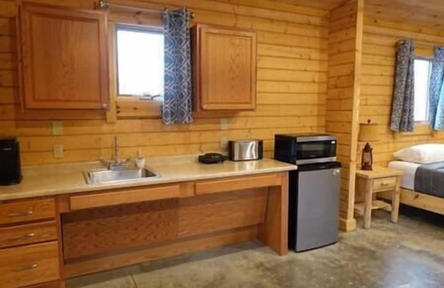 Sunset Casa | Hemlock Cabin at Keowee-Toxaway ADA Accessible, Hemlock Cabin at Keowee-Toxaway ADA Accessible