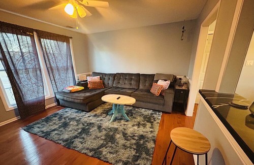 Raleigh Casa | Charming private 3 bedroom home - fenced in yard