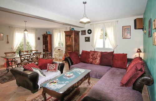 Martigues Villa | Villa 'Location De Vacances - Martigues' with Private Pool, Private Terrace and Wi-Fi