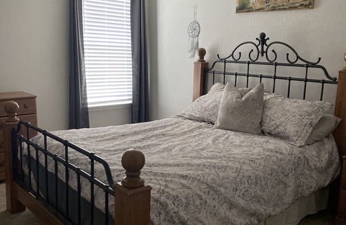 Medina Valley Casa | SA-staycation: you’re home away from home. 10- 15minutes from LAB and Sea World