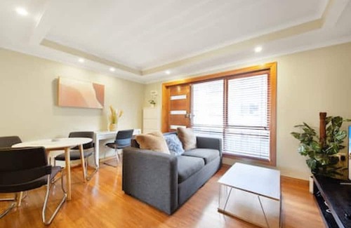 Melbourne Apartamento | Fly Around Town in Pocket Rocket