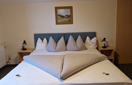 Tannheim Cabaña | Doppelzimmer 8 - Gasthaus Pension Bergheim