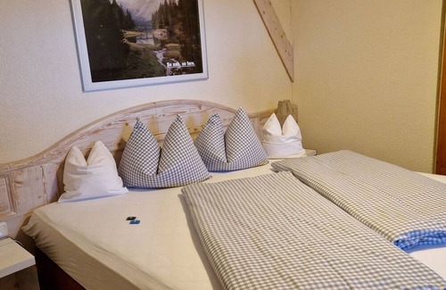 Tannheim Cabaña | Doppelzimmer 8 - Gasthaus Pension Bergheim