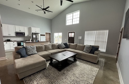 Cullman Casa | Beautiful barn- perfect for a country getaway!