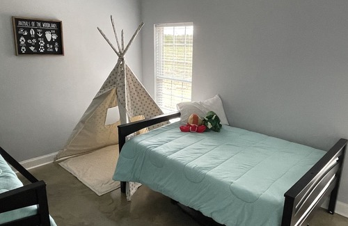 Cullman Casa | Beautiful barn- perfect for a country getaway!