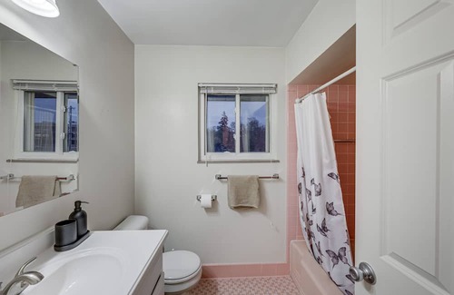 Burns Park Cabaña | Quiet Ann Arbor Home - 2 Mi to Michigan Stadium!