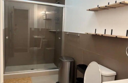 McGinley Square Casa | V7 Please contact host before booking. This is private room, not entire place.