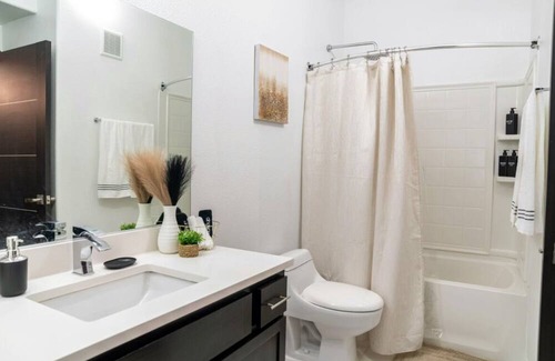 Henderson Apartamento | Paradise Oasis Retreat 🎰 10 Min From Airport 15 Min From Las Vegas Strip!