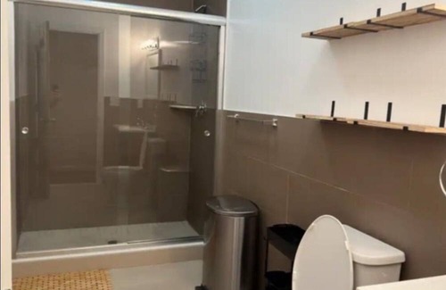 McGinley Square Casa | V9 Please contact host before booking. This is private room, not entire place.