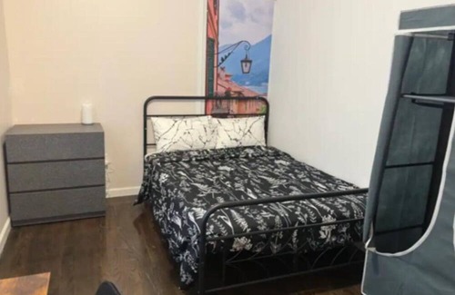 McGinley Square Casa | V9 Please contact host before booking. This is private room, not entire place.