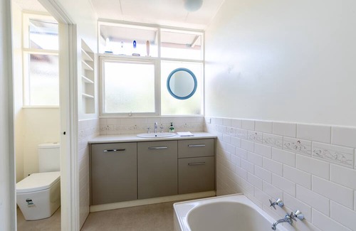 Bellarine Peninsula Casa | 100 Steps from Main Beach and Pet Friendly