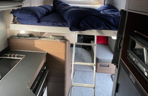 Kutchan Casa | Would you like to stay at NISEKO LUXURY MOTORHOME, where you can see Mt. Yotei