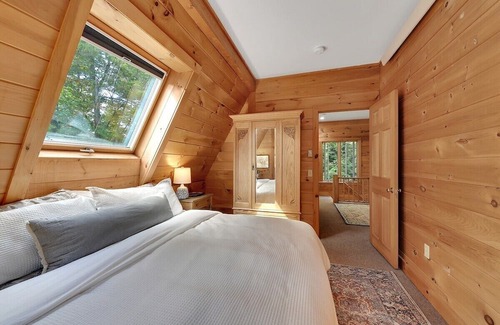Becket Casa | The Berkshires Woodland Estate by Evergreen Home