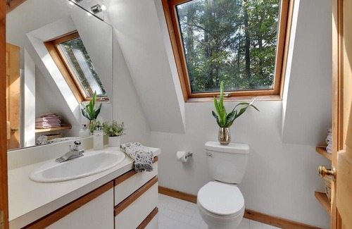 Becket Casa | The Berkshires Woodland Estate by Evergreen Home