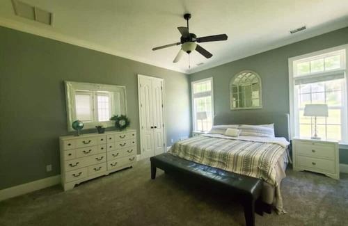 Tallahassee Casa | Beatiful, family-friendly home close to I-10