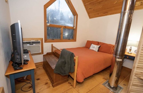 Windham Cabina | Hunter- Windham Ski Loft 5 mins to Windham Mountain, 15 mins to Hunter Mountain.