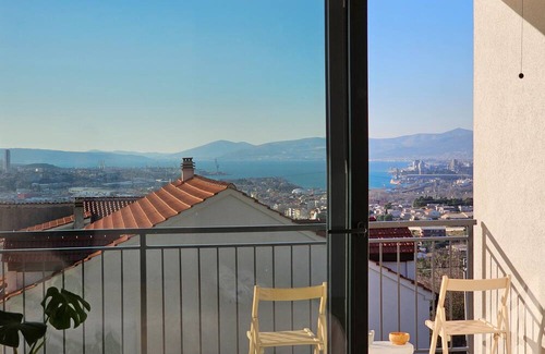 Mravince Villa | Luxury modern villa with panoramic view of Split and adriatic sea.