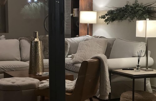 Maricopa Casa | A Cosmopolitan Glennwilde Home