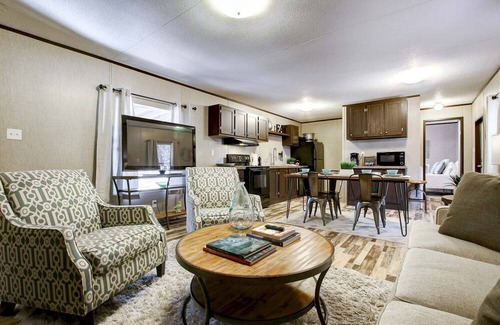 Hondo Cabina | Hill Country Ranch House