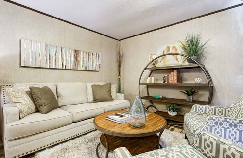 Hondo Cabina | Hill Country Ranch House