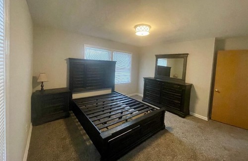 Cleveland Casa | Beautifully Renovated Ranch minutes from everything located in Mayfield Heights