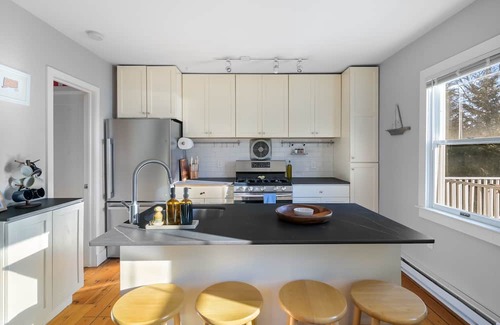 West Mystic Casa | W Henderson House Waterview Escape