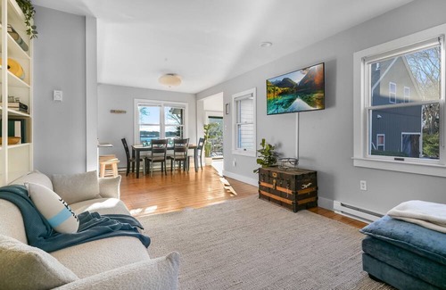 West Mystic Casa | W Henderson House Waterview Escape