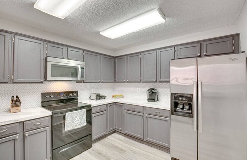 North Central Carrollton Casa | Pet-Friendly Carrollton Home w/ Fenced Backyard!