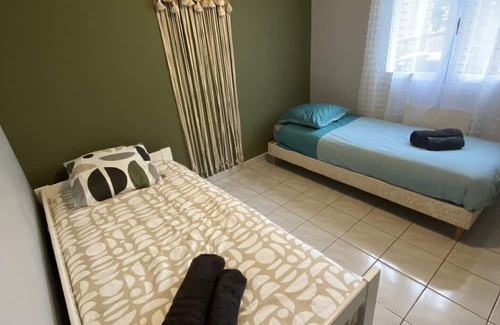 Saix Apartamento | Appartement Tout Équipe Avec 2 Chambres et Jardin