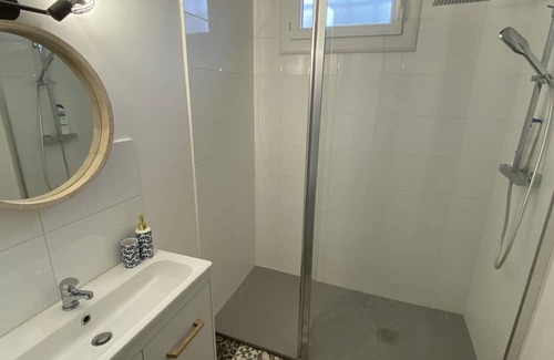 Saix Apartamento | Appartement Tout Équipe Avec 2 Chambres et Jardin