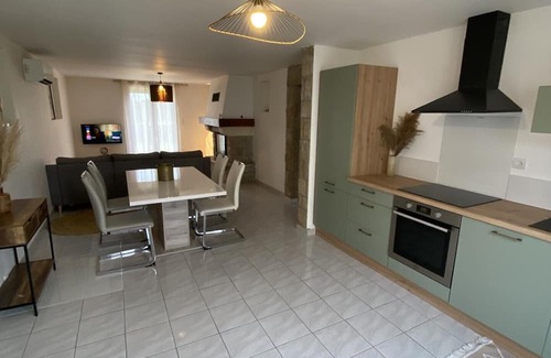 Saix Apartamento | Appartement Tout Équipe Avec 2 Chambres et Jardin