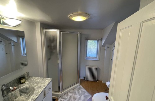 Stockbridge Casa | Berkshire Retreat. Heart of the Berkshires. Walkable to town and hiking trails