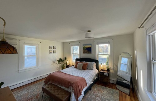 Stockbridge Casa | Berkshire Retreat. Heart of the Berkshires. Walkable to town and hiking trails