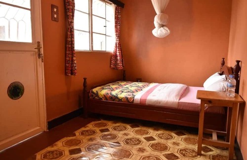 Musanze Cama Y Desayuno | Amahoro Guest House - Double Room With Private Shower