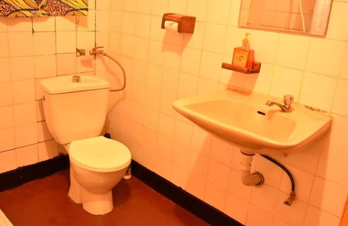 Musanze Cama Y Desayuno | Amahoro Guest House - Double Room With Private Shower