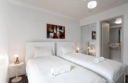 Kelvin Grove Apartamento | KG2 Oasis Metro Retreat: 2B2B w Parking Walk to QUT