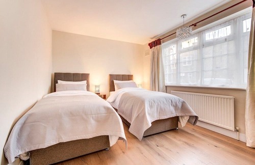 Cleveland Apartamento | This apartment is a 2 bedroom(s), 1 bathrooms, located in London, England.