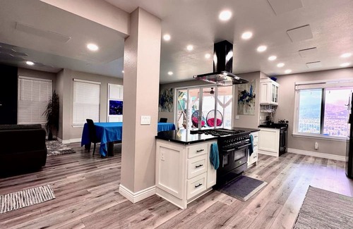 Canyon Country Casa | Southern California Dreaming... Massive Home to Enjoy