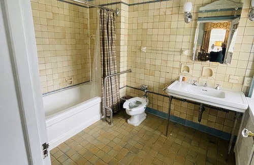Clemmons Apartamento | Reynolds Room 2 double - Non- Smoking- No Pet