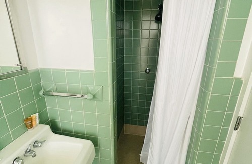 Clemmons Apartamento | Arboretum Room queen - Non- Smoking- No Pet